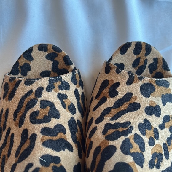 Cheetah print platform peep toe shoes - Picture 3 of 6